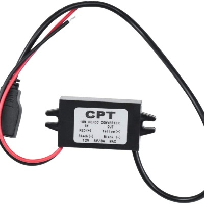 Conversor DC/DC CPT preto com cabos coloridos e etiqueta branca