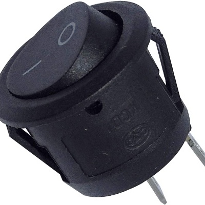 Interruptor de botão redondo preto com símbolos ligado/desligado