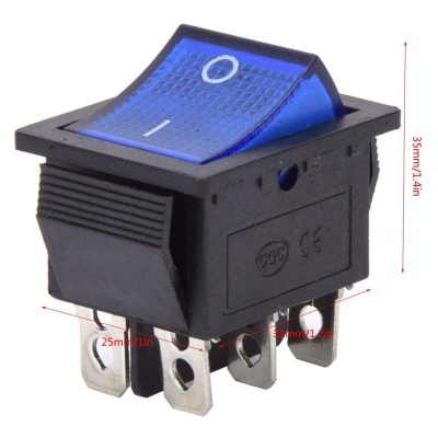 Interruptor basculante preto com tampa azul e símbolos I e O