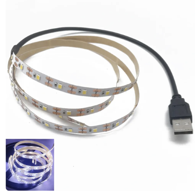 Fita LED branca flexível com USB em fundo branco