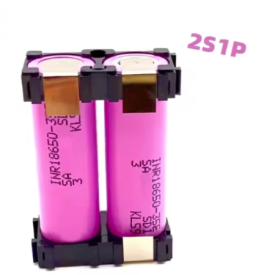 Bateria recarregável rosa com duas células e texto '2S1P'.