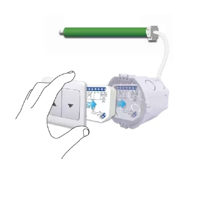 Comando de parede branco com dois botões de seta e mecanismo elétrico com motor tubular verde
