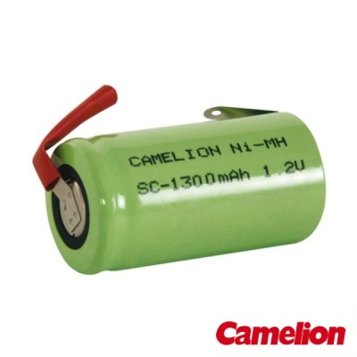 Bateria recarregável verde Camelion Ni-MH com texto destacado.