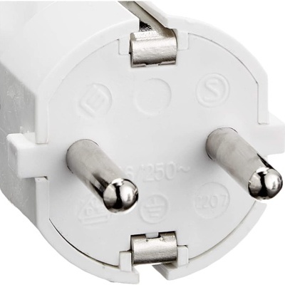 Ficha elétrica branca com dois pinos metálicos e texto gravado