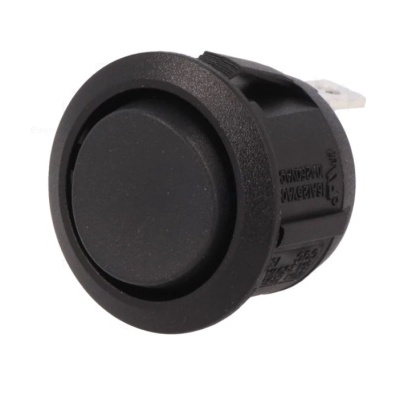 Botão redondo preto em fundo branco