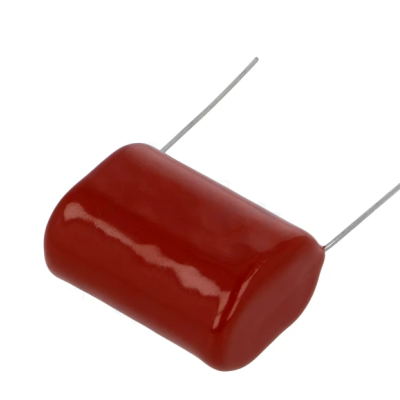 Condensador vermelho retangular com terminais finos