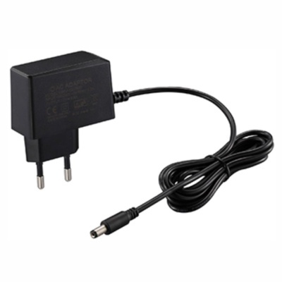 Carregador de tomada preto com cabo e conector DC