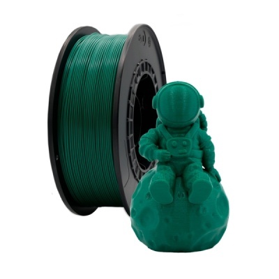 Filamento 3D verde com astronauta impresso sentado numa lua verde.
