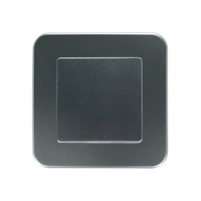 Tapete quadrado antiderrapante preto com relevo quadrado no centro