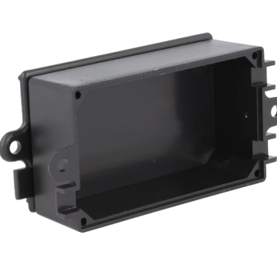 Caixa retangular preta de plástico com abas laterais