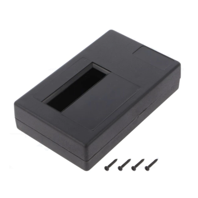 Caixa eletrónica preta retangular com quatro parafusos