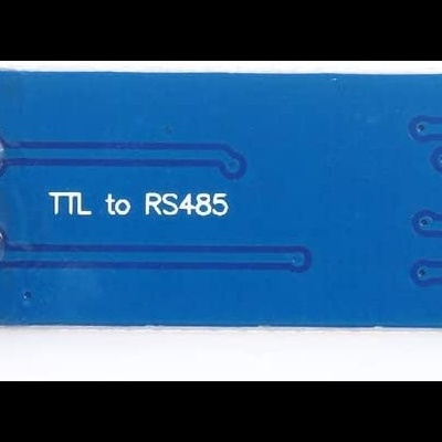 Placa eletrónica azul com texto TTL to RS485 e pinos pretos em ambas as extremidades