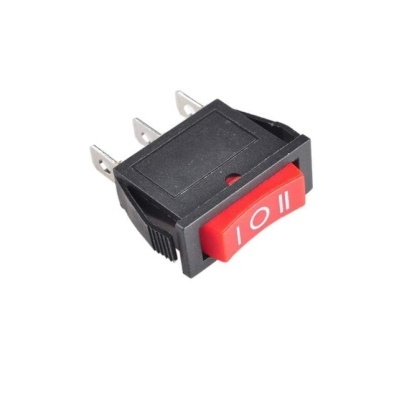 Interruptor elétrico retangular preto com botão vermelho e símbolos I, O, II