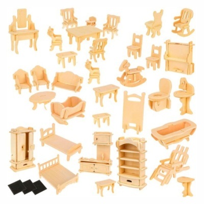 Miniaturas de móveis em madeira clara para dollhouse
