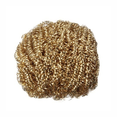 Esfregão metálico dourado em forma de bola