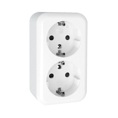 Tomada elétrica dupla branca de parede
