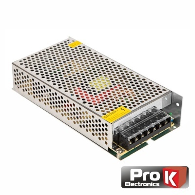 Fonte de alimentação metálica perfurada com conector preto sobre fundo branco