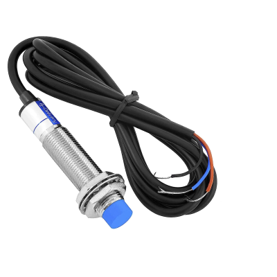 Sensor indutivo cilíndrico com ponta azul e cabo preto