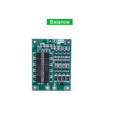 Placa eletrónica verde com componentes e texto Balance