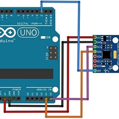 Placa Arduino UNO ligada a sensor MPU-6050 por cabos coloridos