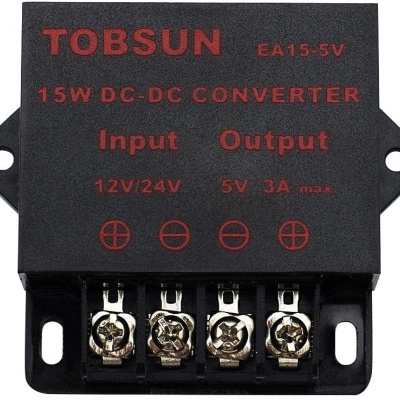 Conversor DC-DC TOBSUN preto com texto vermelho e terminais metálicos para ligação