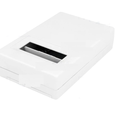 Aparelho branco retangular com abertura preta central