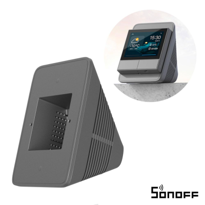 Dispositivo eletrónico cinzento triangular com ecrã digital a mostrar hora e condições meteorológicas.