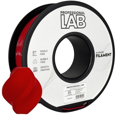 Filamento vermelho para impressora 3D com etiqueta branca da marca Professional Lab e peça impressa vermelha.