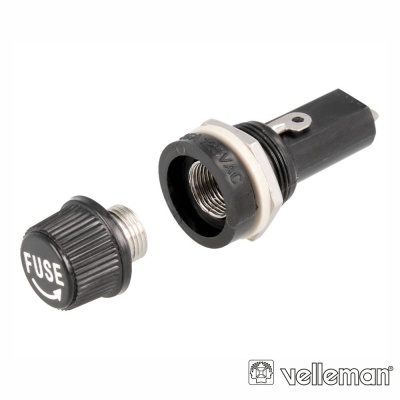 Porta-fusíveis preto com tampa com inscrição FUSE, sobre fundo branco