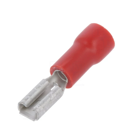 Conector elétrico isolado com tampa vermelha em fundo branco