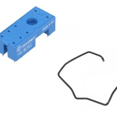 Base para relé azul com suporte metálico preto