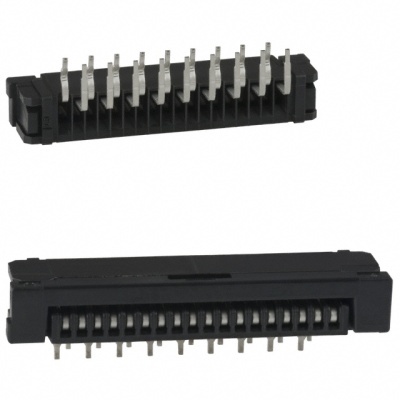 Dois conectores eletrónicos pretos com pinos metálicos brilhantes