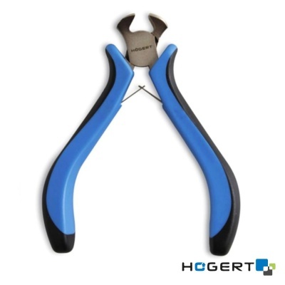 Alicate de corte azul e preto com lâminas metálicas e marca HÖGERT
