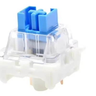 Interruptor mecânico de teclado azul com carcaça transparente e base branca