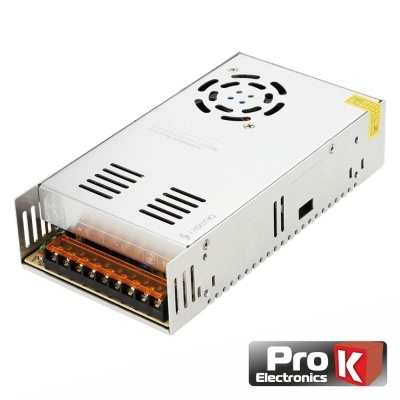 Fonte de alimentação eletrónica metálica cinza com ventoinha e terminais