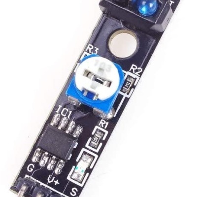 Sensor eletrónico de infravermelhos com componente azul e pinos metálicos