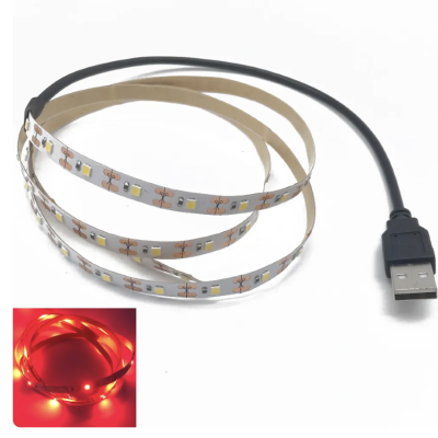 Tira LED flexível branca com LEDs amarelos e cabo USB preto