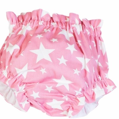 Cueca de bebé rosa com estrelas brancas e elástico franzido