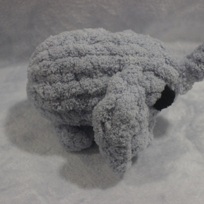 Pelúcia de elefante cinzenta felpuda