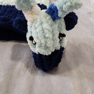 Cobertor felpudo com cabeça de dragão azul e branco