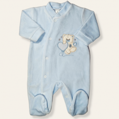 Macacão azul claro para bebé com ursinho bordado