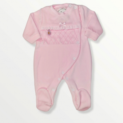 Pijama de bebé cor-de-rosa com padrões em xadrez e fechos de pressionar