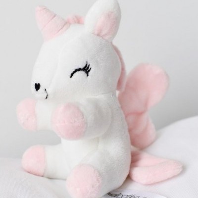 Pelúcia de unicórnio branco e rosa com chifre e asas