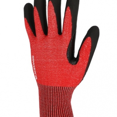 Luva de proteção vermelha e preta com texto SINGER