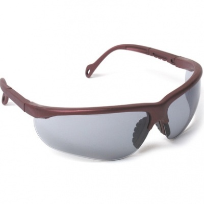 Óculos de sol castanhos com lentes cinzentas espelhadas de design desportivo