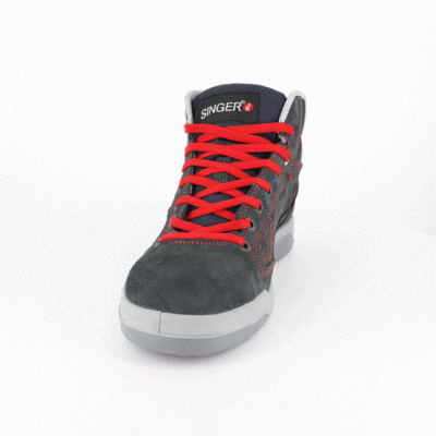 Ténis cinzentos cano alto com atacadores vermelhos e logótipo SINGER