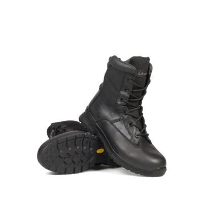 Botas pretas de couro e tecido com atacadores
