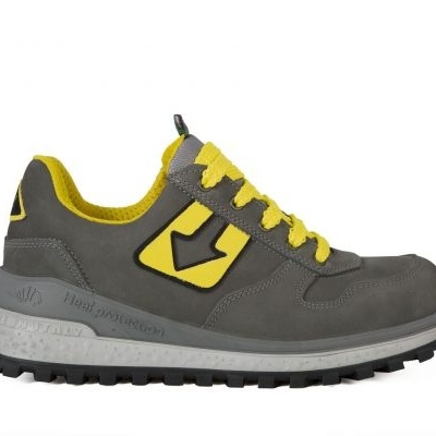 Tênis desportivo cinza e amarelo com sola branca e preta