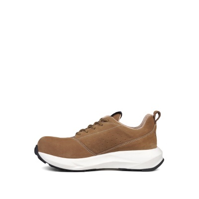 Sapato casual masculino castanho em camurça com sola branca e preta