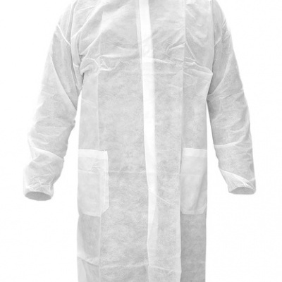 bata branca descartável com mangas compridas e bolsos frontais